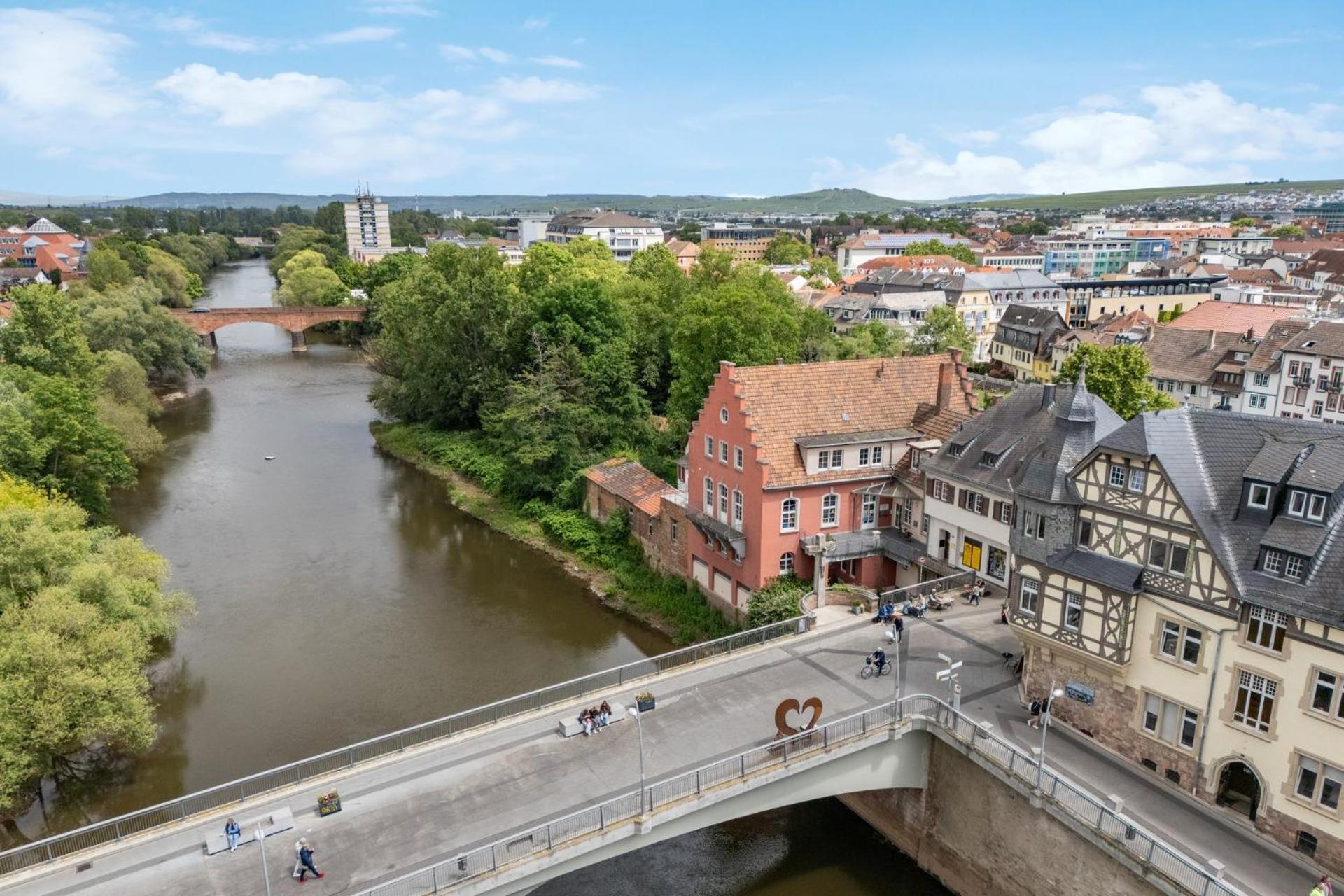 Altstadt Apartment Am Wasser Mit Parkplatz Und Grossem Garten Bad Kreuznach Exterior foto